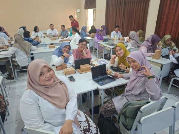 Bersama Berkarya, Membangun Pembelajaran Ekonomi dan Sosiologi yang Bermakna